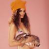 Lisalla Montenegro posant en hippie pour les maillots de bain Wildfox, collection 2014