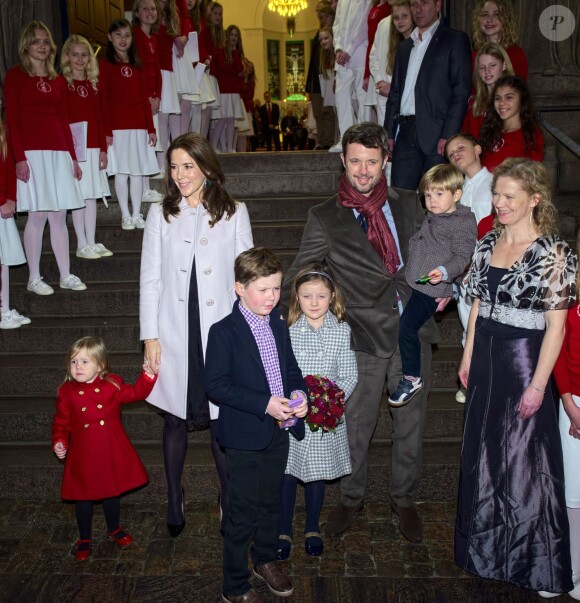 Le prince Frederik et la princesse Mary de Danemark en famille pour un concert de Noël à Copenhague le 15 décembre 2013