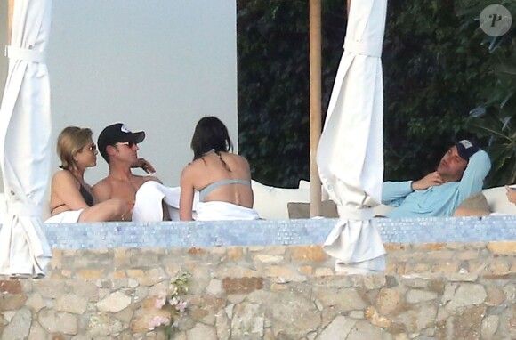 Justin Theroux avec sa fiancée Jennifer Aniston lors de leurs vacances à Los Cabos (Cabo San Lucas) au Mexique aux côtés de Courteney Cox et Jimmy Kimmel ainsi que d'autres amis, le 29 décembre 2013.