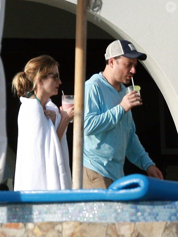 Jennifer Aniston, sirène en bikini, lors de ses vacances à Los Cabos (Cabo San Lucas) au Mexique avec son amoureux Justin Theroux et ses amis Jimmy Kimmel et sa femme Molly, le 29 décembre 2013.