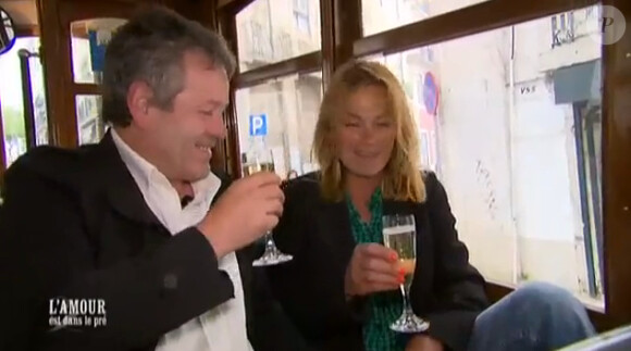 Françoise et Titi dans la bande-annonce de L'amour est dans le pré 8 lundi 2 septembre 2013 sur M6