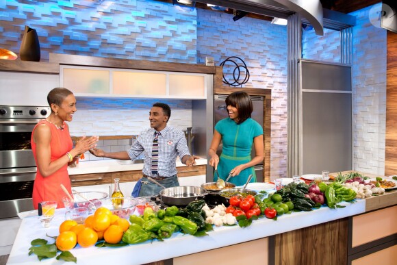 Michelle Obama et Robin Roberts sur le plateau de "Good Morning America" à New York, le 22 février 2013.
