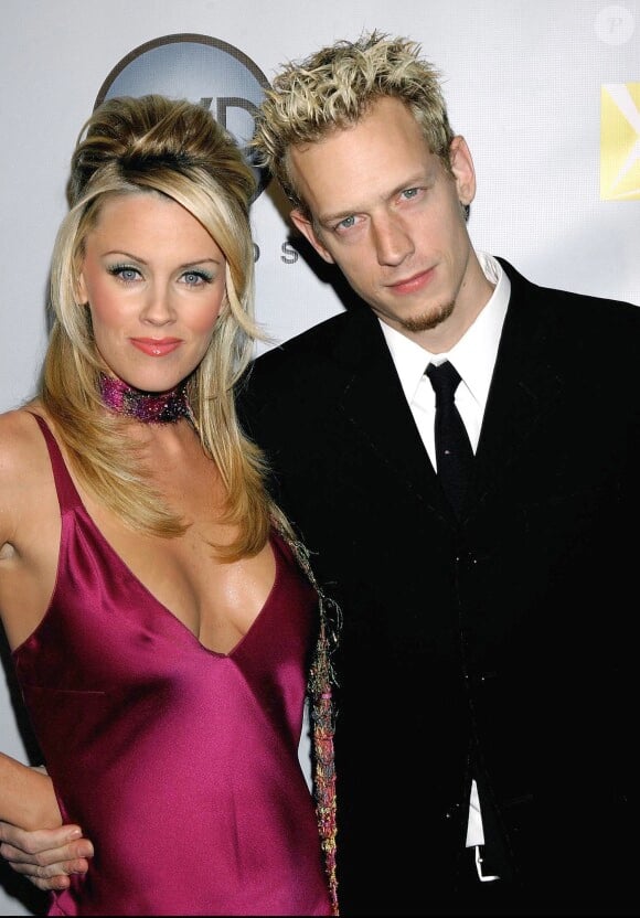 Jenny McCarthy et son ex-mari John Asher, père du petit Evan, à Los Angeles le 2 décembre 2003.