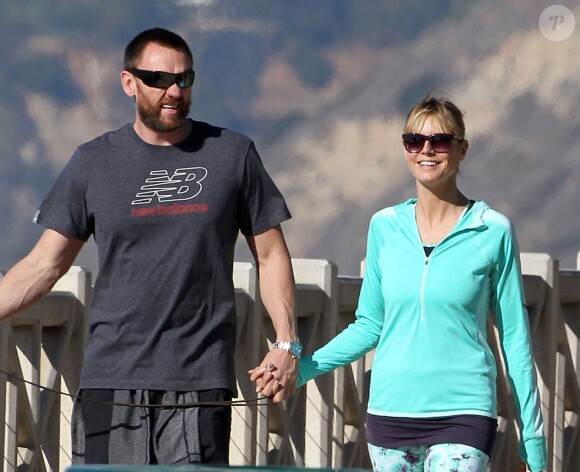 Exclusif - Heidi Klum et Martin Kristen, main dans la main, profitent d'une journée ensoleillée à Santa Monica. Le 28 décembre 2013.