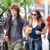 Emma Roberts et son petit-ami Evan Peters dans les rues de New York, le 22 mai 2013.