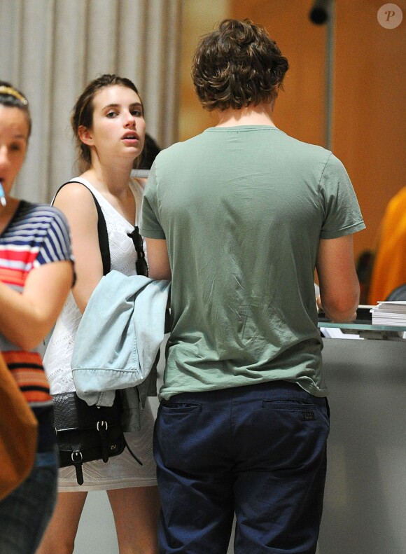 Emma Roberts et son petit ami Evan Peters au MoMA de New York, le 21 mai 2013.
