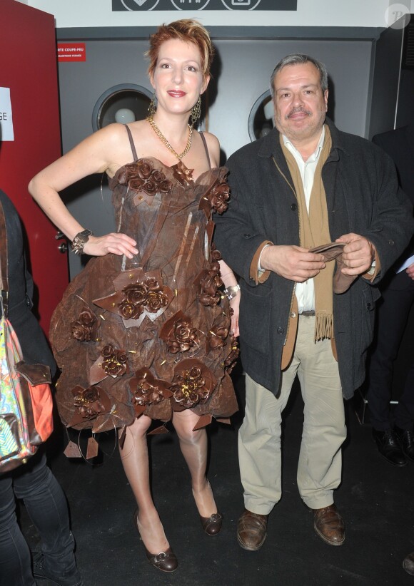 Natacha Polony et son mari Perico Legasse au défilé du 19e Salon du chocolat 2013 à la Porte de Versailles à Paris le 29 octobre 2013.