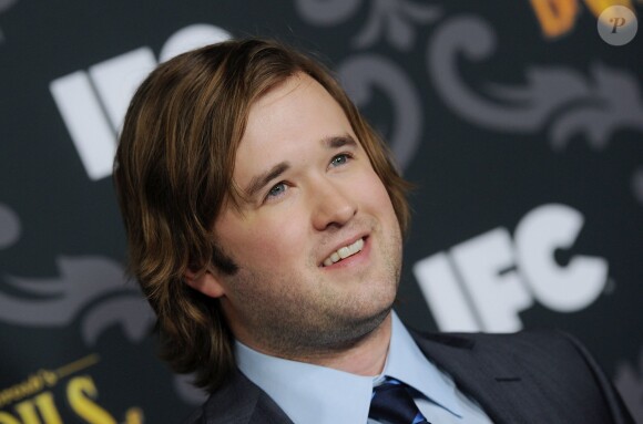 Haley Joel Osment lors de la première de la série The Spoils Of Babylon au DGA Theater à Los Angeles, le 7 janvier 2014.