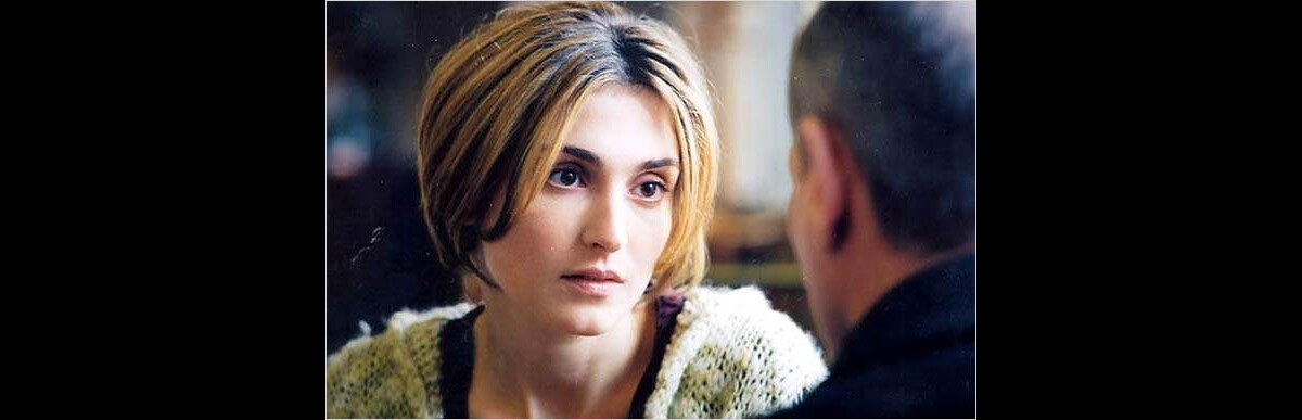 Vidéo Julie Gayet dans La confusion des genres Purepeople