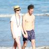 Anne Hathaway et son mari Adam Shulman in love en vacances à Hawaii, le 9 janvier 2014.