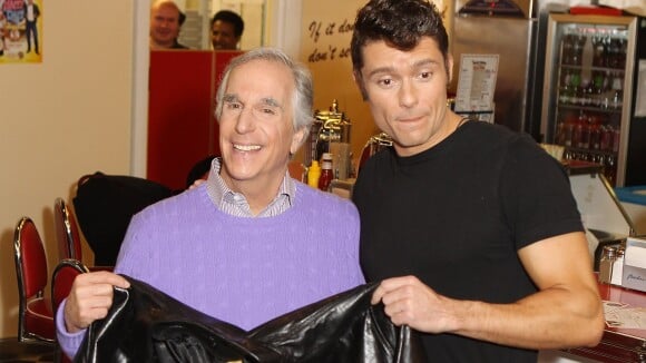 Henry Winkler (Happy Days) : Le mythique Fonzie présente son jeune successeur...