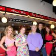 Heidi Range, Cheryl Baker, Henry Winkler, Ben Freeman, Amy Anzel lors du photocall de la comédie musicale "Happy Days" à Londres le 8 janvier 2014.