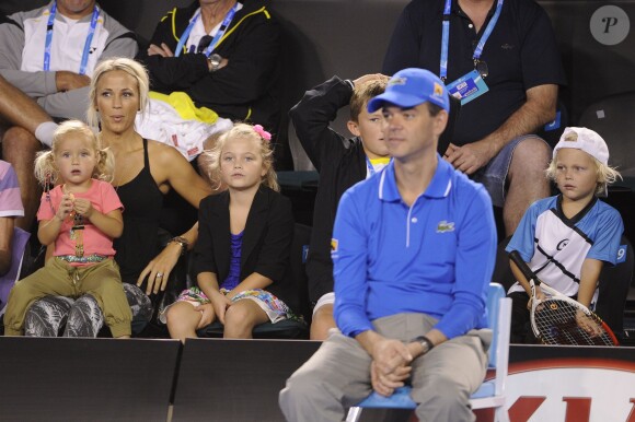La famille de Lleyton Hewitt, sa femme Beck et leurs enfants lors du Kids' Day de l'Open d'Australie à Melbourne le 11 janvier 2014.