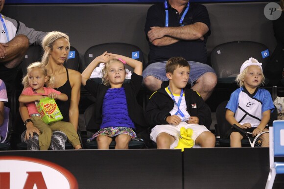La famille de Lleyton Hewitt, sa femme Beck et leurs enfants lors du Kids' Day de l'Open d'Australie à Melbourne le 11 janvier 2014.