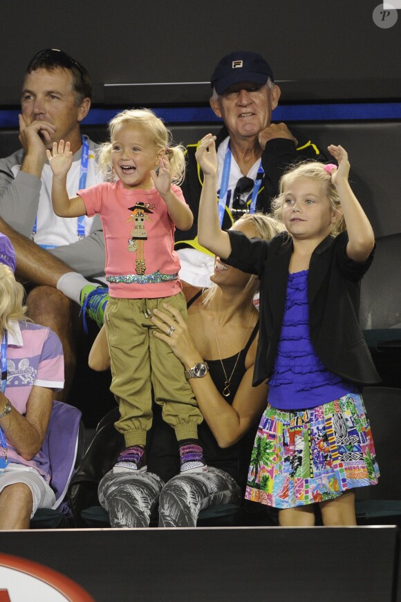 La famille de Lleyton Hewitt, sa femme Beck et leurs enfants lors du Kids' Day de l'Open d'Australie à Melbourne le 11 janvier 2014.
