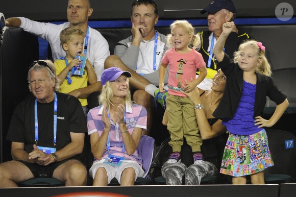 La famille de Lleyton Hewitt, sa femme Beck et leurs enfants lors du Kids' Day de l'Open d'Australie à Melbourne le 11 janvier 2014.