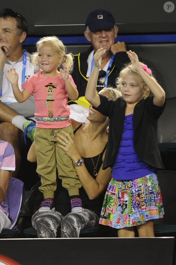 La famille de Lleyton Hewitt, sa femme Beck et leurs enfants lors du Kids' Day de l'Open d'Australie à Melbourne le 11 janvier 2014.
