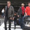 Johnny Hallyday et Laeticia et leur tribu arrivent à Los Angeles, le 12 janvier 2013.