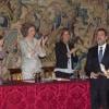 La princesse Letizia et la reine Sofia d'Espagne présidaient ensemble la remise des décorations 2012 dans l'Ordre civil de la solidarité sociale, au palais de la Zarzuela, à Madrid, le 14 janvier 2014