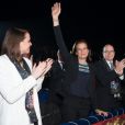  La famille princière n'a pas manqué de présider l'inauguration du 38e Festival International du Cirque de Monte-Carlo : jeudi 16 janvier 2014, la princesse Stéphanie de Monaco, sa fille Pauline Ducruet, le prince Albert et la princesse Charlene étaient présents et ravis sous le chapiteau Fontvieille. 