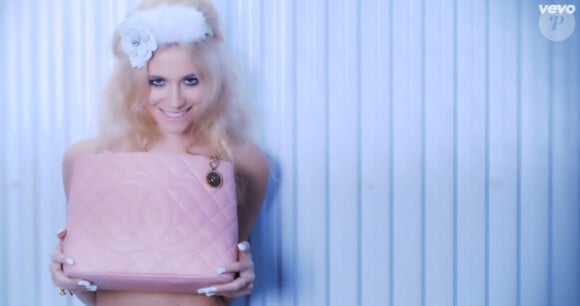 Pixie Lott dans son clip "Nasty", janvier 2014.