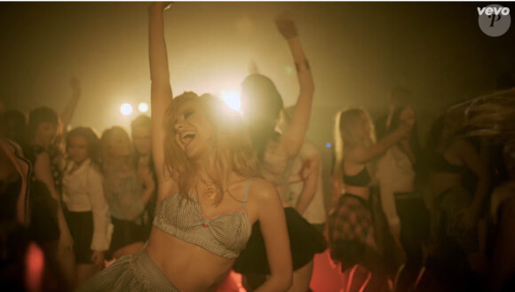 La jolie Pixie Lott dans son clip "Nasty", janvier 2014.
