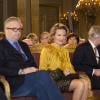 Le prince Laurent de Belgique assis auprès de la reine Mathilde et du roi Philippe lors du gala de présentation des voeux aux corps constitués, au palais royal à Bruxelles le 29 janvier 2014
