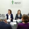 Letizia d'Espagne assistait le 20 janvier 2014 à Madrid à la première réunion de travail de l'année de l'AECC, l'Association espagnole de lutte contre le cancer, dont elle est présidente d'honneur.