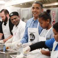 Barack Obama : Cuistot roi du burrito au côté de Michelle et ses filles