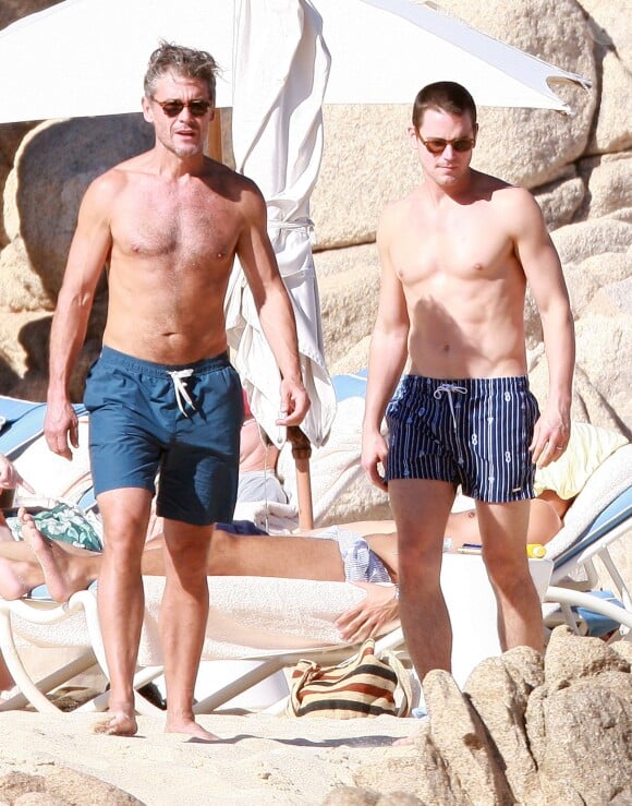 Matt Bomer et son boyfriend Simon Halls à Los Cabos (Mexique) pour les 50 ans de ce dernier le 18 janvier 2014.