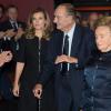 Jacques Chirac accompagnés de Bernadette Chirac et Valérie Trierweiler, au Musée du Quai Branly à Paris pour la remise du prix de la Fondation Chirac pour la prévention des conflits, le 21 novembre 2013