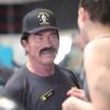 L'acteur Arnold Schwarzenegger grimé dans un Gold's Gym de Venice pour une caméra cachée - janvier 2014.