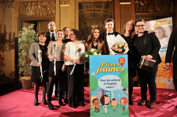 Le chanteur Olympe (The Voice saison 2) et Joyce Jonathan participent au gala de charité des Pièces Jaunes au Château de Compiègne, le 24 janvier 2014.