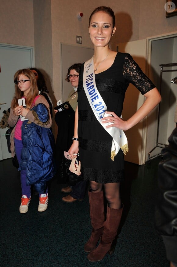 Manon Beurey (Miss Picardie 2013) participe au gala de charité des Pièces Jaunes au Château de Compiègne, le 24 janvier 2014.