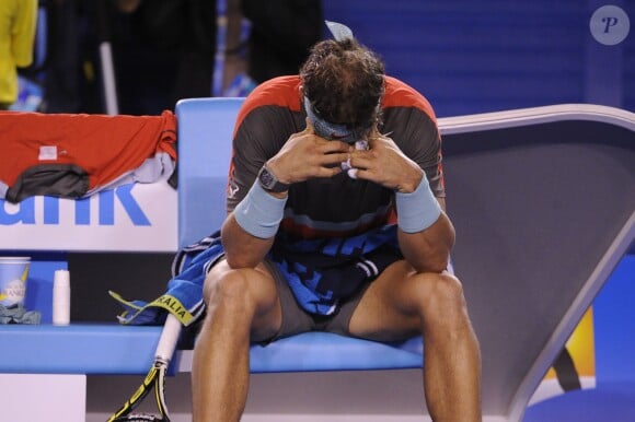 Rafael Nadal en larmes après sa défaite en finale de l'Open d'Australie face à Stanislas Wawrinka (6-3, 6-2, 3-6, 6-3) à Melbourne, le 26 janvier 2014
