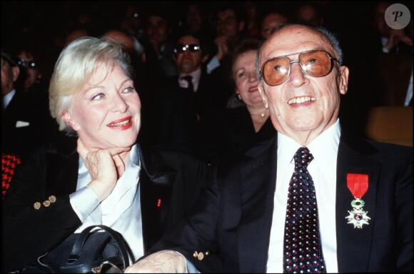 Légion d'honneur pour Loulou Gasté avec Line Renaud à Paris, le 23 décembre 1988.