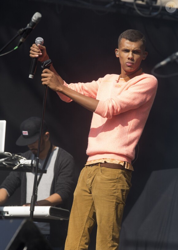 Exclusif - Stromae en concert sur la Grand Place de Bruxelles lors de la fête de la Fédération Wallonie-Bruxelles. Le 27 septembre 2013.