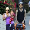 Amber Rose, son mari Wiz Khalifa et leur fils Sebastian profitent d'une journée ensoleillée Los Angeles. Le 28 janvier 2014.