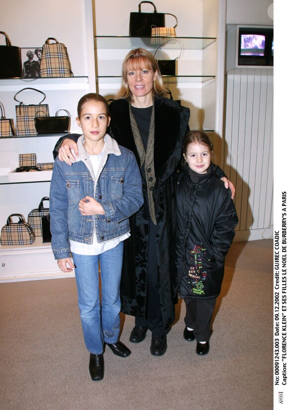 Florence Klein et ses filles au Noël de Burberry à Paris en 2002.