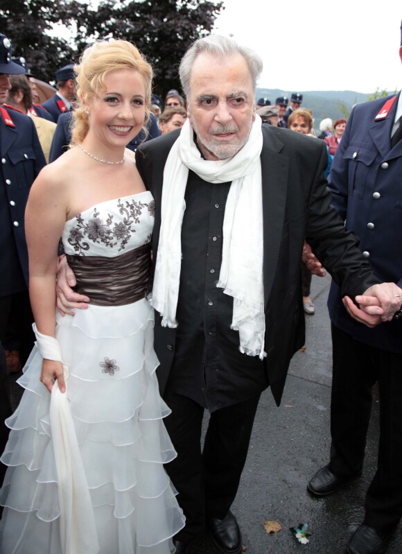 Maximilian Schell et Iva Mihanovic lors de leur mariage en Autriche à Kaernten le 20 août 2013