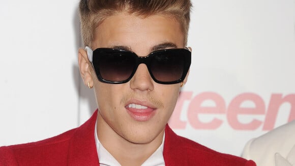 Justin Bieber : Son jet privé fouillé et un cliché provocant et trash de la star