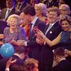 Le Premier ministre néerlandais Mark Rutte, le roi Willem-Alexander des Pays-Bas et la reine Maxima entourant la princesse Beatrix des Pays-Bas le 1er février 2014 au Ahoy de Rotterdam pour un vibrant hommage en marque de gratitude pour ses 33 ans de règne, de 1980 à son abdication le 30 avril 2013 au profit de son fils Willem-Alexander.