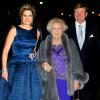 La reine Maxima, la princesse Beatrix et le roi Willem-Alexander des Pays-Bas le 1er février 2014 au Ahoy de Rotterdam pour un vibrant hommage en marque de gratitude pour les 33 ans de règne de Beatrix, de 1980 à son abdication le 30 avril 2013 au profit de son fils Willem-Alexander.