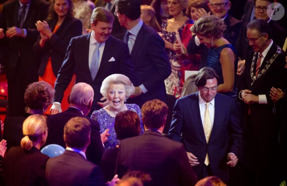 La princesse Beatrix des Pays-Bas recevait, en présence du couple royal et de toute la famille royale, le 1er février 2014 au Ahoy de Rotterdam, un vibrant hommage en marque de gratitude pour ses 33 ans de règne, de 1980 à son abdication le 30 avril 2013 au profit de son fils Willem-Alexander.