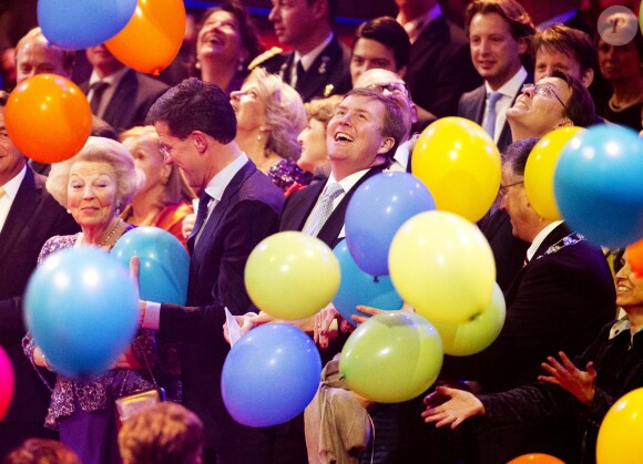 Le roi Willem-Alexander radieux lors de la fête. La princesse Beatrix des Pays-Bas recevait le 1er février 2014 au Ahoy de Rotterdam, en présence de son héritier le roi Willem-Alexander et de la reine Maxima ainsi que de l'ensemble de la famille royale, un vibrant hommage en marque de gratitude pour ses 33 ans de règne, de 1980 à son abdication le 30 avril 2013 au profit de son fils Willem-Alexander.