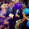 La princesse Beatrix et le premier ministre Mark Rutte hilares lors de la soirée. La princesse Beatrix des Pays-Bas recevait le 1er février 2014 au Ahoy de Rotterdam, en présence de son héritier le roi Willem-Alexander et de la reine Maxima ainsi que de l'ensemble de la famille royale, un vibrant hommage en marque de gratitude pour ses 33 ans de règne, de 1980 à son abdication le 30 avril 2013 au profit de son fils Willem-Alexander.