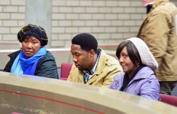 Les enfants et petits-enfants de Nelson Mandela, Makaziwe, Ndaba et Ndileka Mandela au tribunal de Mthatha à Mthatha le 3 juillet 2013