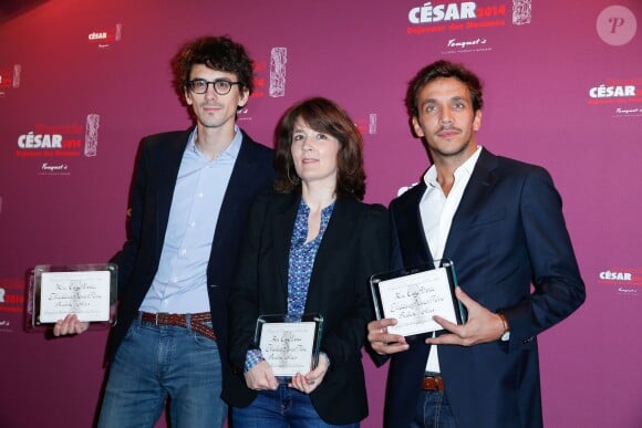 Hugo Gélin, Laetitia Galitzine et Alves Ruben (Meilleur Premier Film) lors du déjeuner des nommés aux César au Fouquet's à Paris, le 8 février 2014.