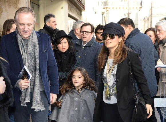 François-Henri Pinault avec sa femme Salma Hayek et leur fille Valentina - Première du film "La Belle et La Bête" à Paris le 9 février 2014.