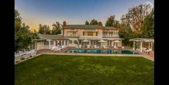 La diva Mariah Carey a mis en vente sa sublime maison de Bel Air, à Los Angeles, pour la somme de 13 millions de dollars.